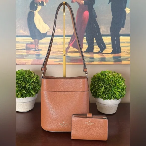KATE SPADE ♠️ New York 🤎Leila🤎LEATHER CONVERTIBLE SMALL BUCKET BAG 🌟EUC🌟 - Picture 16 of 17